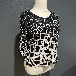 Black and cream geometric sweater XL